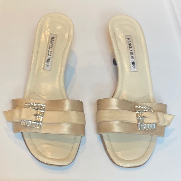 Manolo Blahnik 40 cream leather & satin slide, kitten heels, crystal buckle - Picture 3 of 9